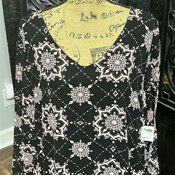 CHARLOTTE RUSSE Boho Long Slit Sleeves V-Neck Pink & Black Chiffon Flowy Dress. - Picture 3 of 11